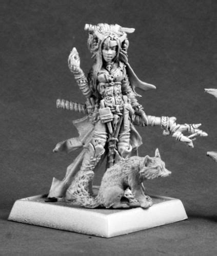 Feiya Iconic Witch Pathfinder Mini Reaper Miniatures Fantasy