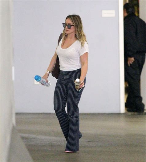 Hilary Duff Casual Style Visiting An Office In Beverly Hills CelebMafia