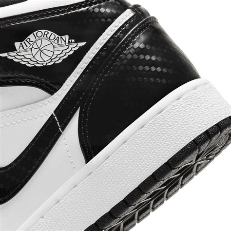 Air Jordan 1 Mid Black White Carbon Fiber Release