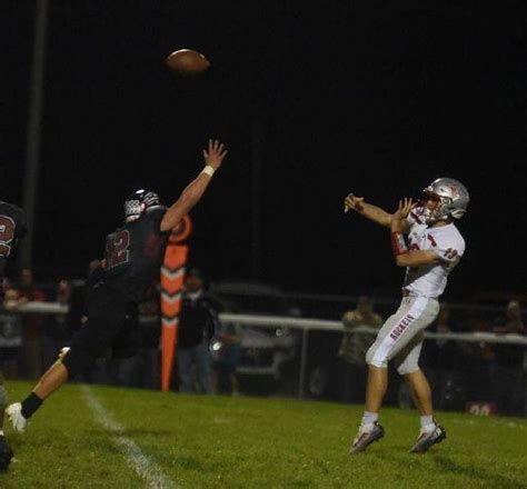 Focused Up Gerten Throws Four Tds P G Stuns Mccomb The Courier It