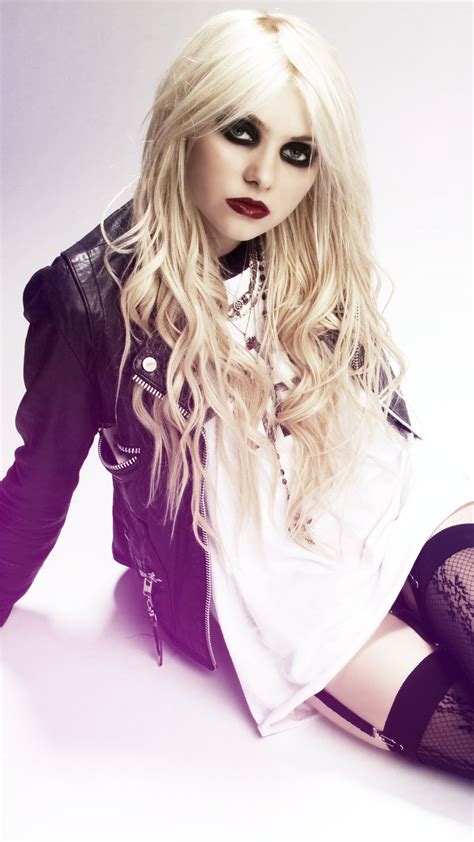 Taylor Momsen Wallpapers 65 Pictures