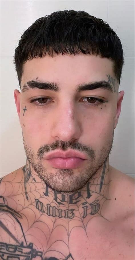 pin de leonardo magellan em tatto estilos de cabelo para homens cabelos raspados masculino