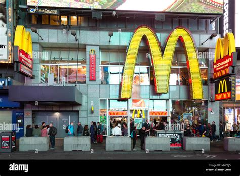 Mcdonalds Times Square Broadway New York City Usa Stock Photo Alamy