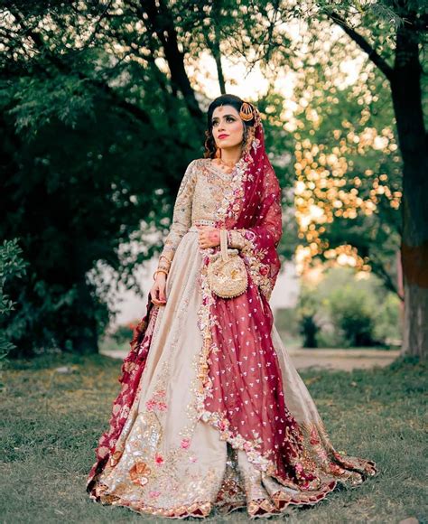 Pakistani Bridal Dresses In Red Colour 2022