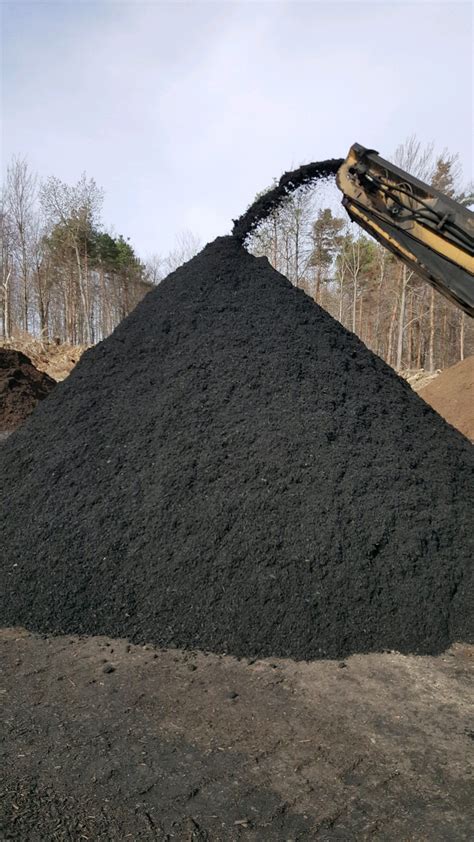 Natural And Dyed Black Mulch Erie Pa Hardwood Bark