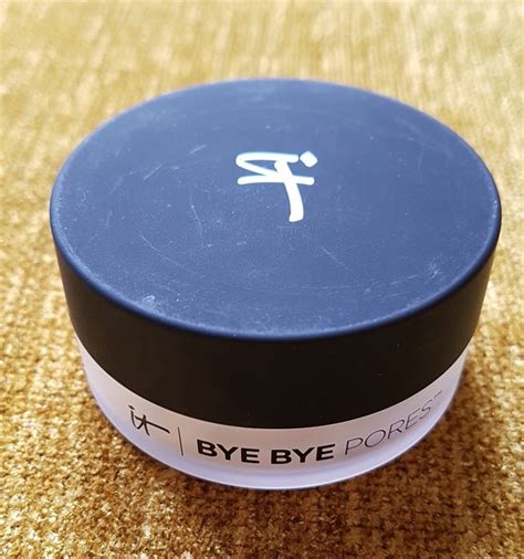 Eladó It Cosmetics Bye Bye Pores Silk Hd Anti Aging Micro Powder