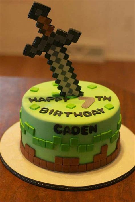 Cake can't be eaten like other foods like cookie and enchanted apple; Mind craft cake | Minecraft birthday cake, Minecraft cake ...