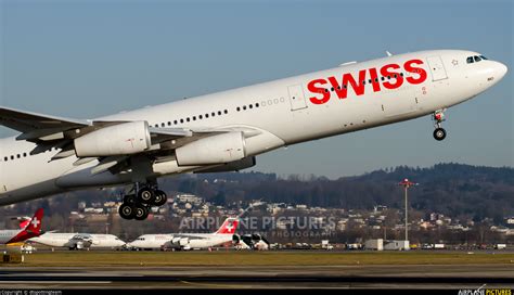 Hb Jmo Swiss Airbus A340 300 At Zurich Photo Id 732468 Airplane