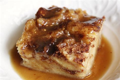 How To Make Bread Pudding With Bourbon Sauce