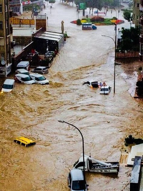 Adana da sel Adana sele teslim Adana da sağanak yağış Adana da evleri