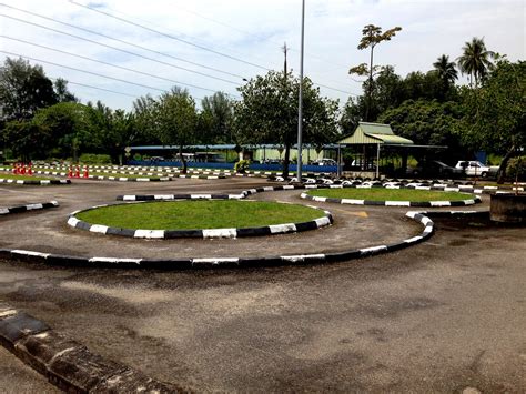 Lesen memandu mesti dimiliki oleh setiap warganegara malaysia yang memandu kenderaan di jalan. I.D.I. DRIVING INSTITUTE SDN. BHD.: Contoh- contoh lesen ...