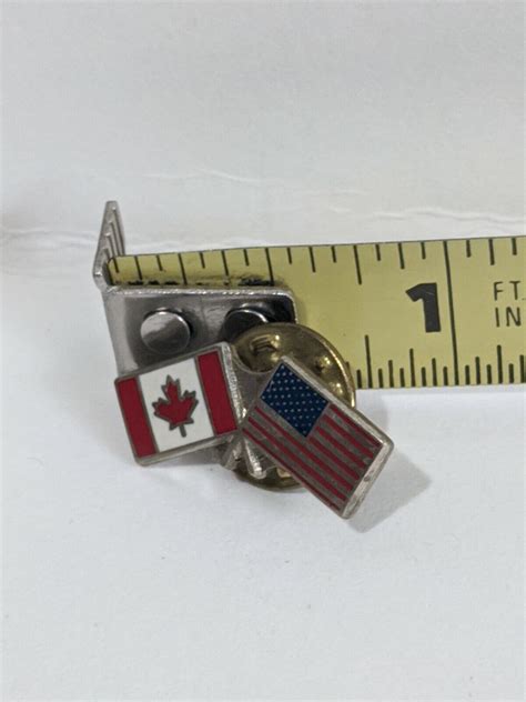 Lapel Pin Crossed American And Canadian Flag 30 C Ebay