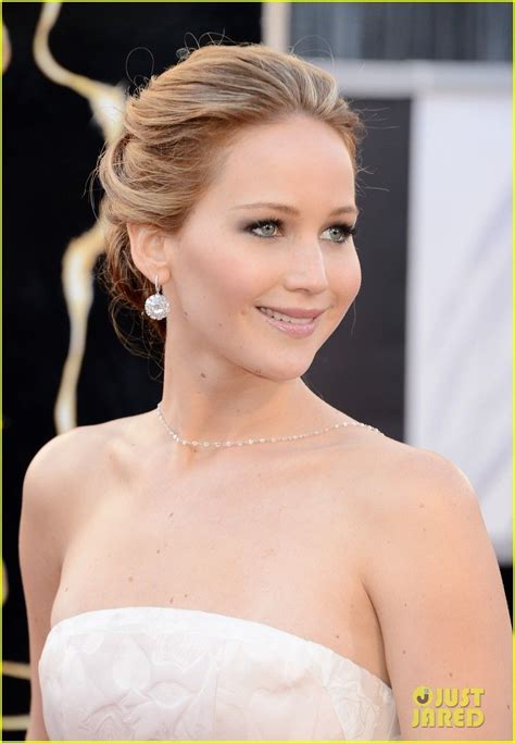 Jennifer Lawrence Oscars 2013 Red Carpet 02 Peinados Jennifer
