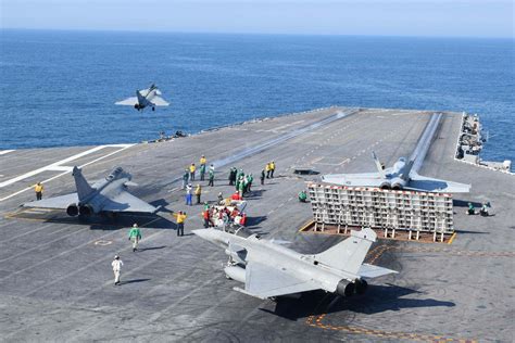 French Navy Pilots Train On Us Carrier