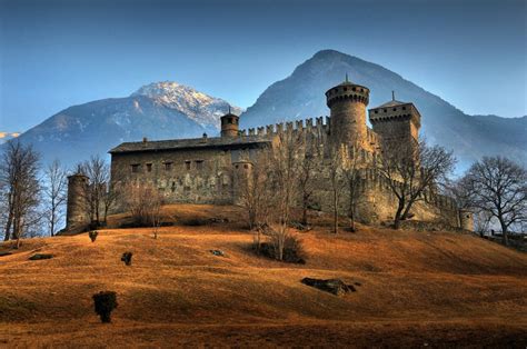 Castello Di Fenis In Valle Daosta Storia Foto Come Arrivare Orari