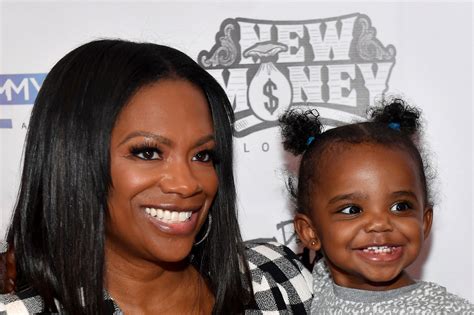 Kandi Burruss Daughter Blaze Reacts To Seeing Her On Stage The Daily