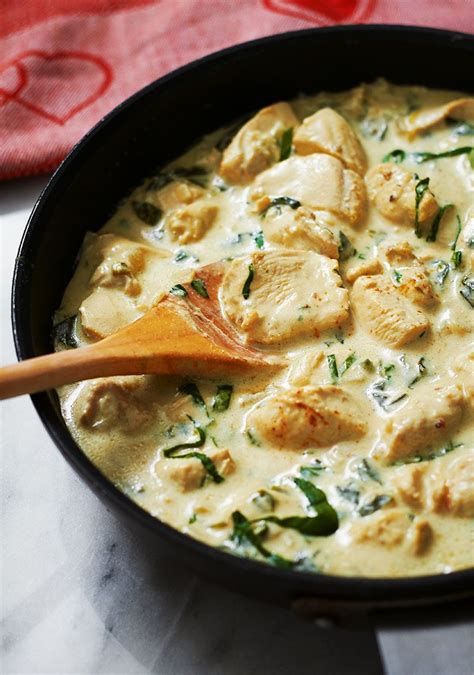 Skillet Chicken With Spinach Cream Sauce Recipe — Eatwell101