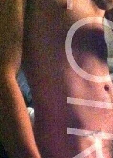 Josh Hutcherson Naked In Deleted Scene Naked Male Celebrities