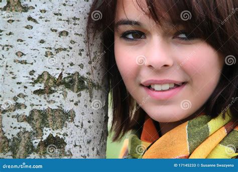 Jugendliche Portrait Stockbild Bild Von Mädchen Schal 17145233