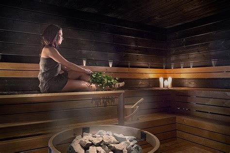 Private Traditional Lakeside Sauna With Midnight Sun Marriott