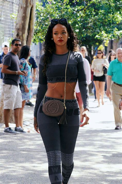 Pin By Naomianthony On Black Gal Inspo In 2020 Rihanna Body Fit Body Goals Rhianna Body