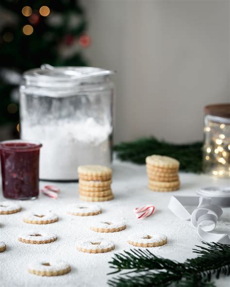 Things might get pretty simple sometimes but sometimes that's just what a person needs. Austrian Jelly Cookies - Linzer Christmas Cookies / Either ...