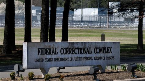 As Covid 19 Spreads Calls Grow To Protect Inmates In Federal Prisons