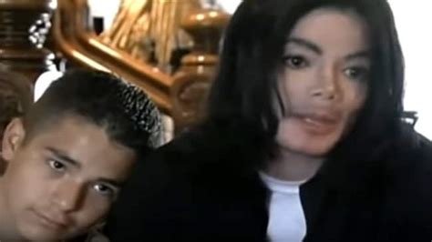 Living With Michael Jackson Clues In 2003 Martin Bashir Documentary We