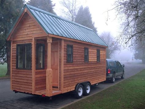 Fabricamos casas de madera a medida a precios de cabañas de madera de catálogo. Siskiyou: vivienda diminuta fabricada por Oregon Cottage