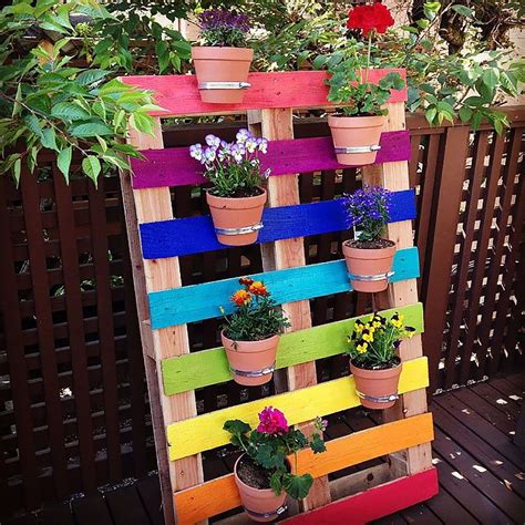 Wood Pallet Gardens Are A Very Popular Trend Right Now So Why Not
