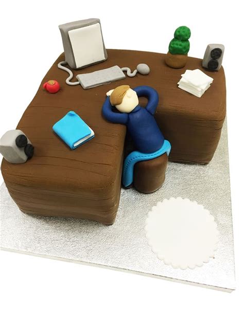 There are 2182 laptop cake for sale on etsy, and they cost $10.15 on average. Some Cool Computer themed cakes / Computer cakes