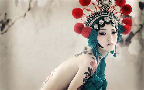 Japanese Girl With Tattoos Wallpapers And Images Wallpapers Pictures