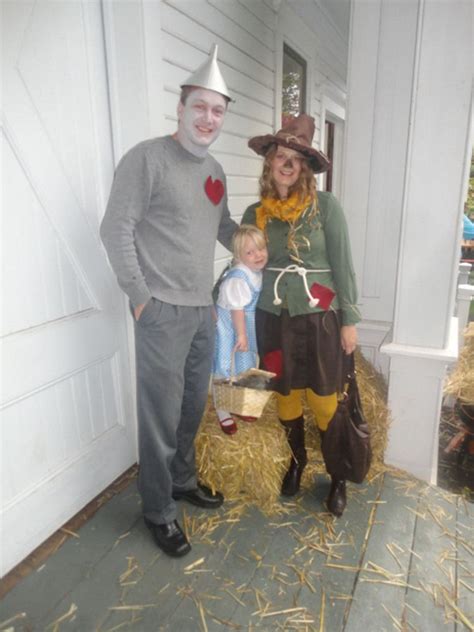 465 x 800 jpeg 90 кб. Dorothy, Scarecrow, and Tin Man | Literary Decor, Styles, & Tastes | Themed halloween costumes ...