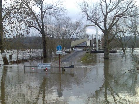 Unwetter und hochwasser sorgten für druck auf die steinbachtalsperre in euskirchen. Ruhr-Hochwasser Foto & Bild | deutschland, europe ...