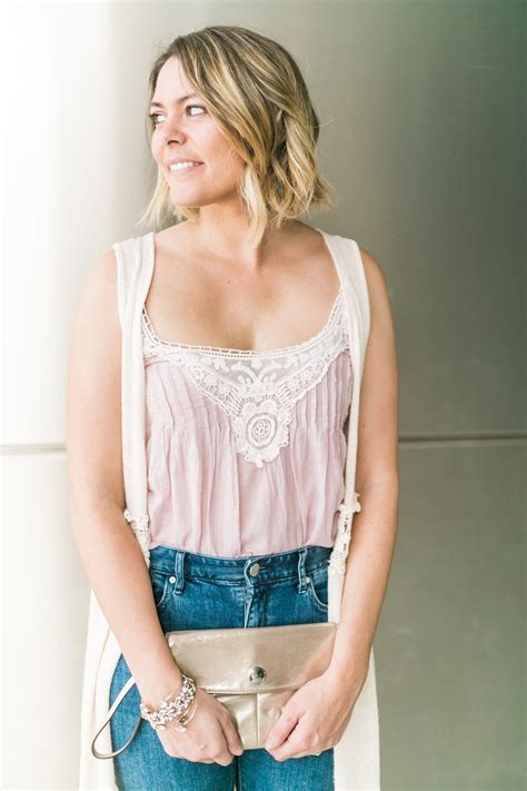 Tempat menjual berbagai model objek pakaian wanita dan pria harga obralan dari anak sampai dewasa, berkat online shop kini siapapun bisa belanja baju satuan dan eceran dari jarak jauh maupun terdekat. She's on the Loose - Boho Maxi Vest Cardigan OOTD - Style ...