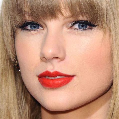 Taylor Swift Makeup Silver Eyeshadow And Red Lipstick Taylor Swift