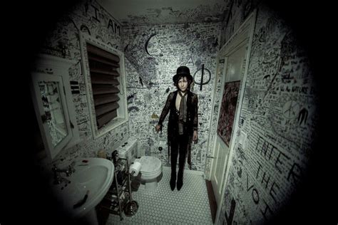 Последние твиты от emerson barrett (@emersonbarrett). The Halluncinatory Cinema Show x | Emerson barrett, Palaye ...