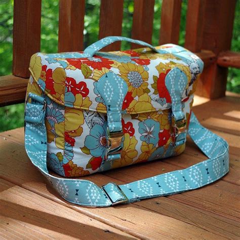 This Vintage Inspired DSLR Camera Bag Sewing Pattern Includes Padded