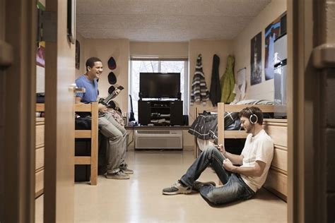 Living On Campus A Guide To College Housing Dorm Living Room