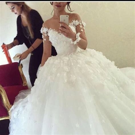 2017 Arabian Design Bridal Dresses Elegant Lace Appliqued 3d Handmade
