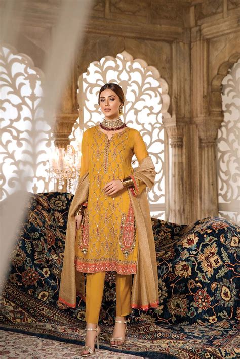 Actually, the cost of nimsay eid collection 2020 with the price these dresses is a range in between 4 thousand to 7 thousand that is not too high. Pakistani Fashion Industry 2020 - 2021,Lehenga,Bridal ...