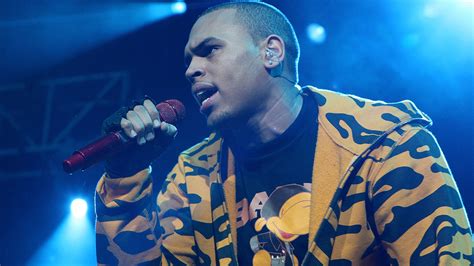 Chris Brown Listed In Battery And Theft Report Police Say Abc7 Los