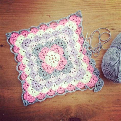 Hand embr patterns & magazines. Screen shot from Facebook of a shell stitch granny square ...