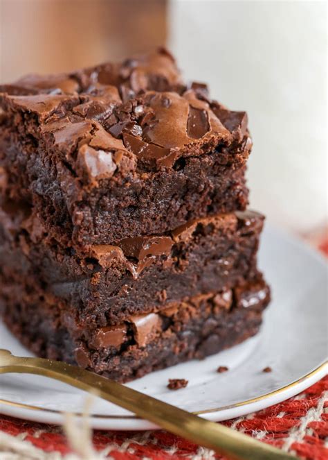 Best Fudgy Brownies Dense And Chewy Lil Luna