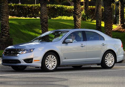 Ford Fusion Hybrid 2010