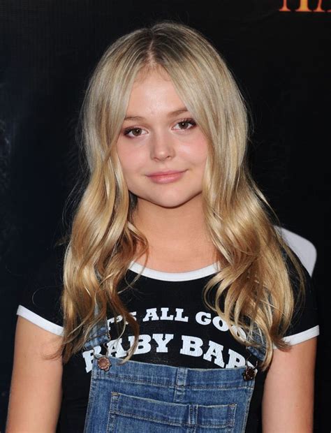 Emily Alyn Lind Biography Height And Life Story Super Stars Bio