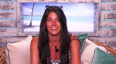 Rebecca Gormley Stuns With No Makeup Look Love Island 2020 Star Goes
