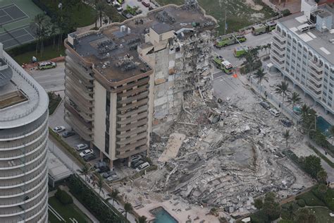 Pictures Show Aftermath Of Miami Beach Condo Building Collapse Nbc 6