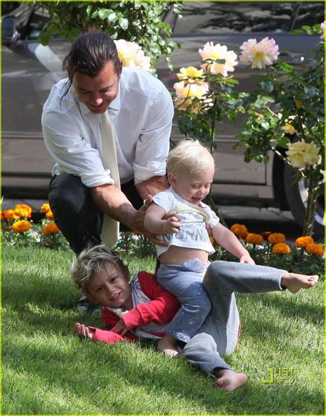 May 26, 2021 · the singer's eldest child, kingston rossdale,. Kingston & Zuma Rossdale Hug It Out: Photo 2443797 ...