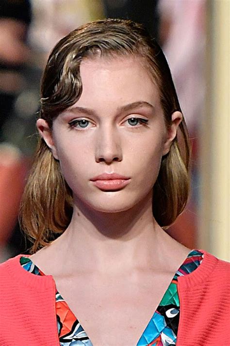 6 Autumnwinter 2020 Hair Trends To Try Now Runway Hair Trends